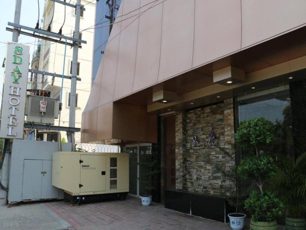 8day Hotel 3*